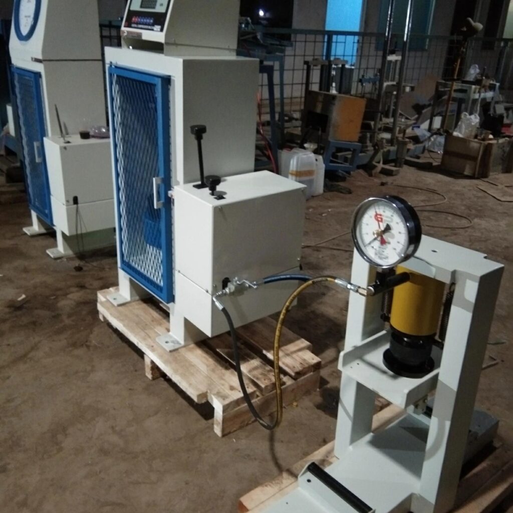 compression machine 2000 kn . tes beton ,with flexure beam 100 kn